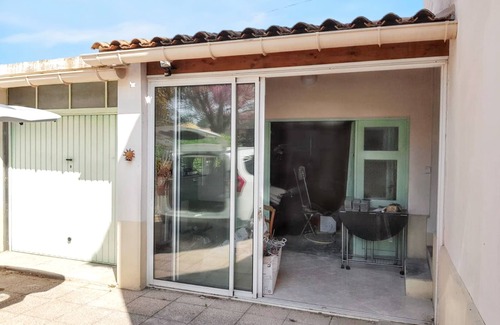 Monteux House | Homerez - House in Monteux with garden