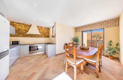 Olhao House | Homerez - House in Quelfes, sea view