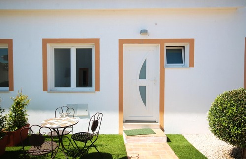 Faro Apartment | Homerez last minute deal - Amazing studio with shared pool