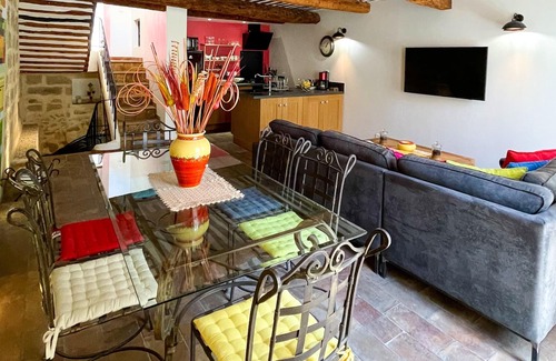 Chateauneuf-du-Pape House | Homerez - Nice house for 4 ppl. with terrace at Châteauneuf-du-Pape