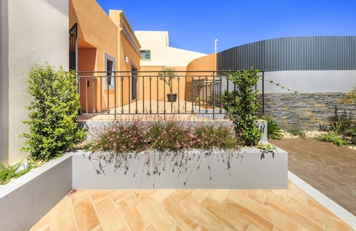 Olhao Apartment | Homerez - Nice appartement 3 km away from the beach for 2 ppl. with shared pool