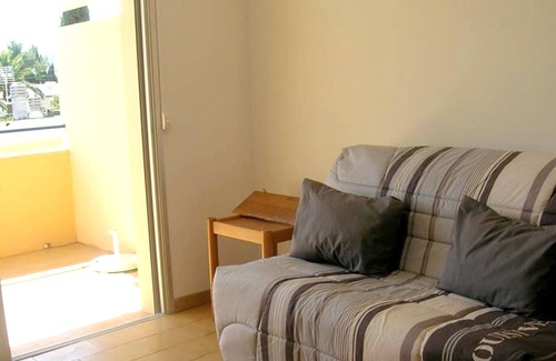 La Faviere Apartment | Homerez - Nice studio 400 m away from the beach for 4 ppl. at Bormes-les-Mimosas