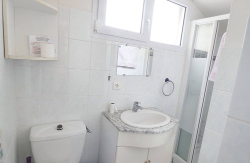 Montmartin-sur-Mer Apartment | Homerez - Nice appartement 2 km away from the beach for 5 ppl. with shared pool