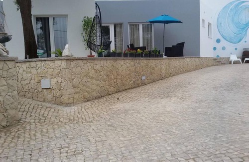 Atalaia House | Homerez - Nice house 3 km from the beach for 6 people. with pool access
