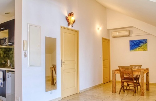 Grand Fond Apartment | Homerez - Studio 1 km away from the beach for 2 ppl. at Saint-Gilles les Bains