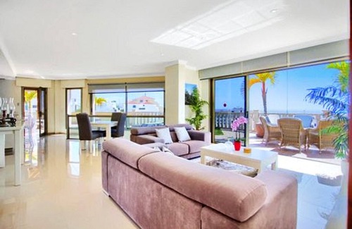 Santiago del Teide Ski Chalet | Homerez - Spacious chalet 1 km away from the beach for 8 ppl. with swimming-pool