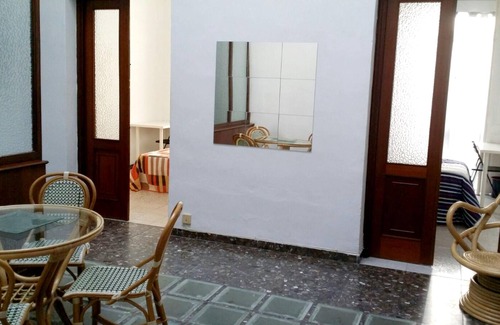 Old Town Apartment | Homerez - Spacious appartement for 6 ppl. with balcony at Cádiz