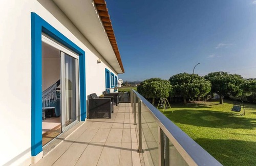 Apulia e Fao House | Homerez - Spacious House in Esposende with Private Parking