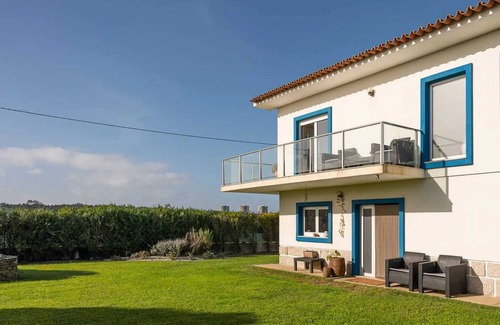 Apulia e Fao House | Homerez - Spacious House in Esposende with Private Parking