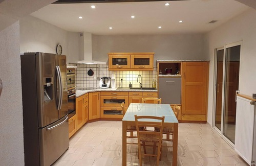 Beziers Villa | Homerez - Spacious villa in Béziers with private pool and jacuzzi