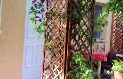 Ceyreste Apartment | Homerez - Studio 1 km away from the beach for 2 ppl. with garden at Ceyreste
