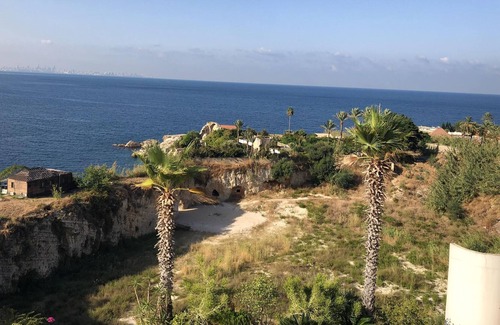 Kfar Yassine Apartment | Homerez - Studio 2 km away from the beach for 2 ppl. with shared pool at Tabarja
