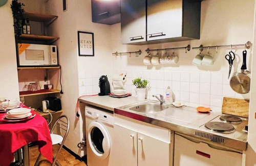 19th Arrondissement Apartment | Homerez - Studio Paris - convivial