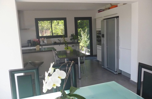 Eyragues Villa | Homerez - Villa in Eyragues with pool