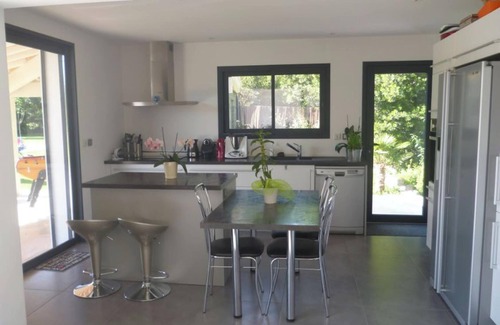 Eyragues Villa | Homerez - Villa in Eyragues with pool