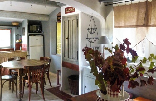 Oppede Apartment | Homerez - Welcoming apartment with pool in Oppède 70 m²