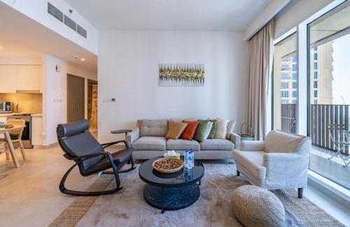 Dubai Apartment | Homes Beyond I 2 BR Apartment with Panoramic Creek View