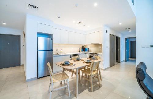 Dubai Apartment | Homes Beyond I 2 BR Apartment with Panoramic Creek View