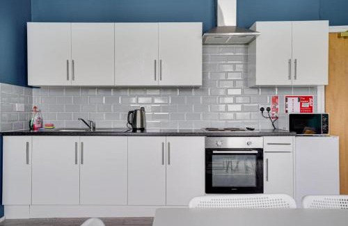 Berwick-upon-Tweed House | Homesly Guest Rooms, Comfortable En-suite Guest Rooms with Free Parking and Self Check-in