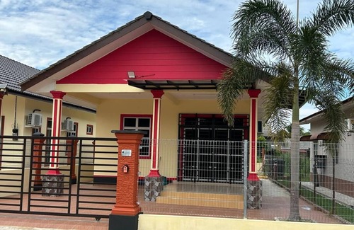 Selising House | Homestay Adilah D