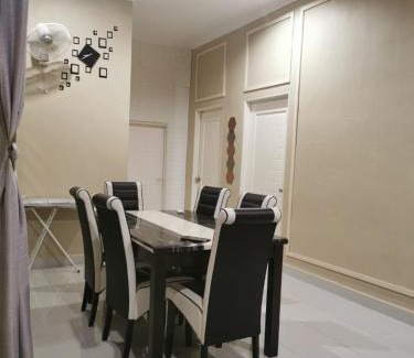 Kampung Bakau House | Homestay Azkha