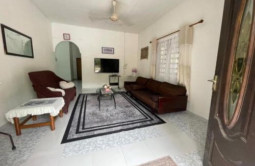 Pasir Puteh House | Homestay Che Nor Pasir Puteh