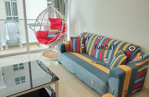 Taman Century Apartment | HomeStay (D'Esplanade- Fun House)