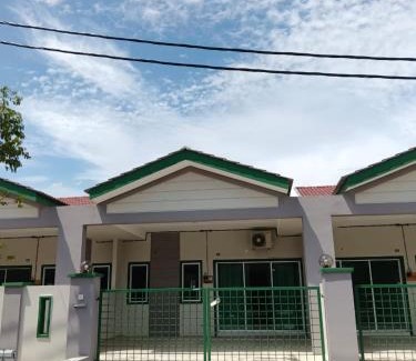 Kampung Pasir Pandak Ski Chalet | Homestay Ismail LEKIR