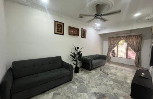 Puchong House | Homestay Rozimad Puchong