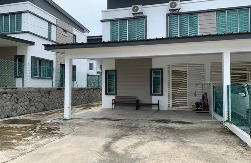 Sandakan House | Homestay Teratak Kasih Astana height