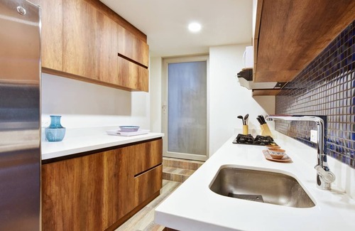 La Florida Apartment | Homey Atmosphere 3BR Flat steps from Provenza with A/C