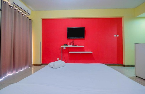 Bogor Apartment | Homey Studio Apartment with Pool View at Bogor Valley By Travelio