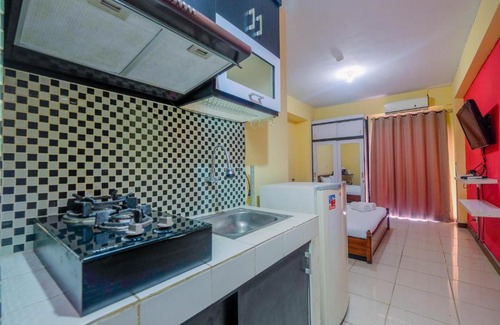 Bogor Apartment | Homey Studio Apartment with Pool View at Bogor Valley By Travelio