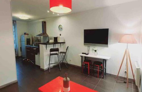 Saint-Fons Apartment | HOMEYPIC T3 en rez de jardin proche de Lyon