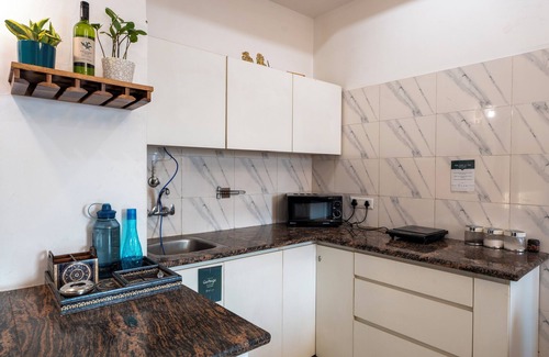 Noida Apartment | Honey by Grehstay 1BHK Serviced Apartment