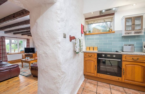Haverfordwest Cottage | Honey Hook Cottage, Holiday Cottage Nolton, Sleeps 5, 2 bedrooms, bathrooms