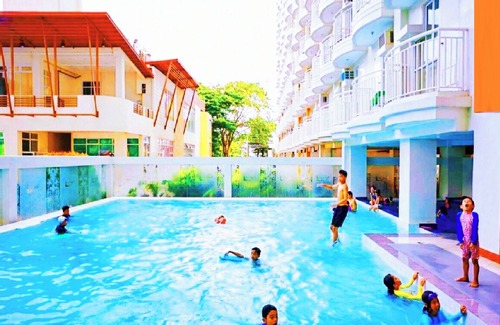 Silang Junction South Condo | HoneyLove 1BR *free Pool & Parking *View-Deck