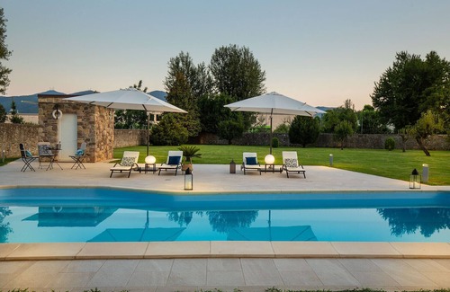 Lucca Villa | HONEYMOON LEONOR VILLA in bike distance from Lucca