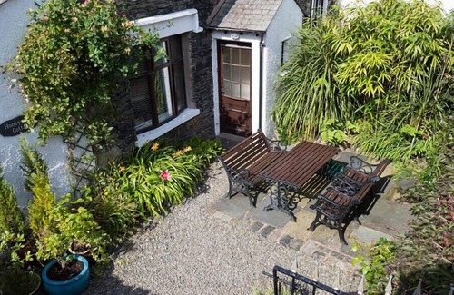 Bowness-on-Windermere Cottage | HONEYSUCKLE COTTAGE, with open fire in Bowness-On-Windermere