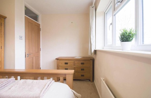 Hook House | Hook Comfortable 7 Bedroom Home from Home