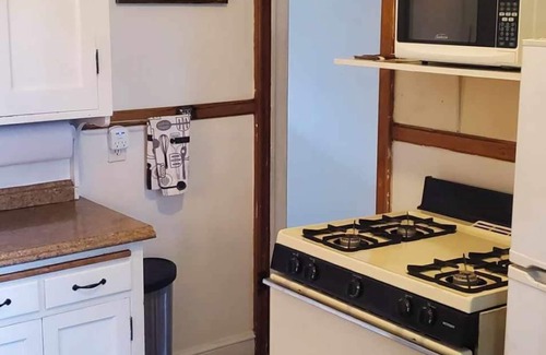 Richfield House | Hop, Skip, & a Jump Away! MOA, Lake Nokomis, Fun & More! Close to Everything!