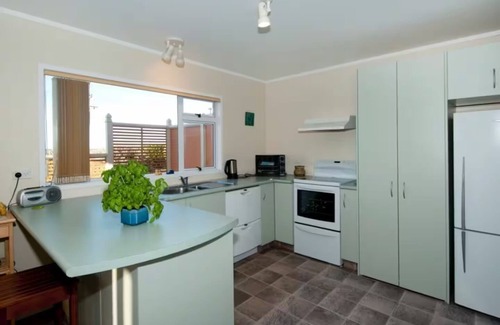 Waihi Beach House | Hop, skip and a jump to the beach