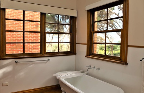 Warrnambool House | Hopkins Point - Family holiday home, with views of logans Beach