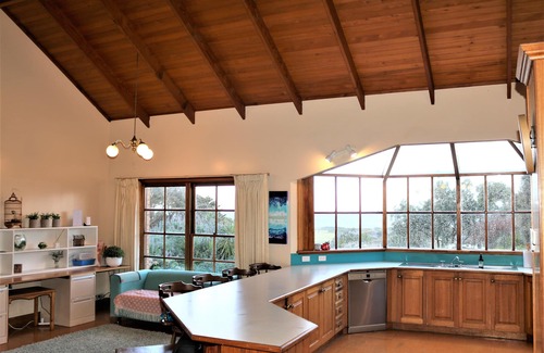 Warrnambool House | Hopkins Point - Family holiday home, with views of logans Beach