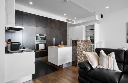 Henley Beach Apartment | Horizon at Henley Square - 3BR, Parking, Wifi