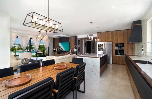 Ocean Point Villa | Horizon Beachfront Villa in Chalk Sound
