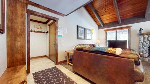 Sierra Holiday Apartment | Horizons Condo 4 #166