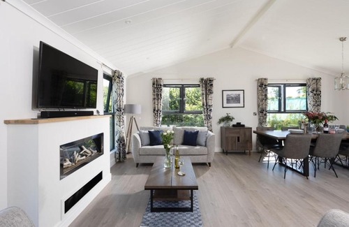 Lifton House | Hornbeam Lodge, 19 Roadford Lake Lodges