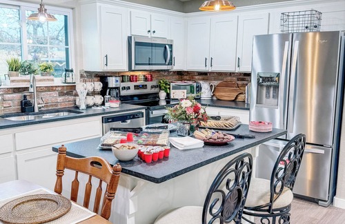 Stigler Cabin | Horton LodgennCharming new 3-bedroom 2 bath lodge with WiFi in serene Stigler