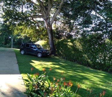 Capitolio House | Hospedagem Casa Branca Localizada em um bairro nobre de Capitólio, Escarpas do Lago